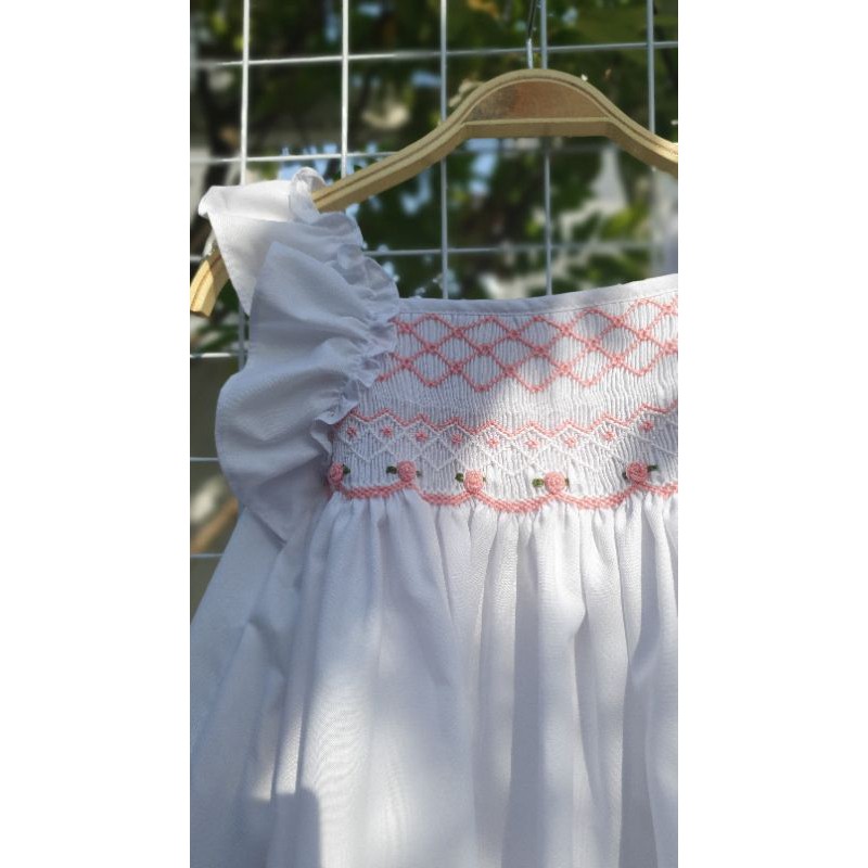 Váy smock thêu tay màu trắng/caro vàng