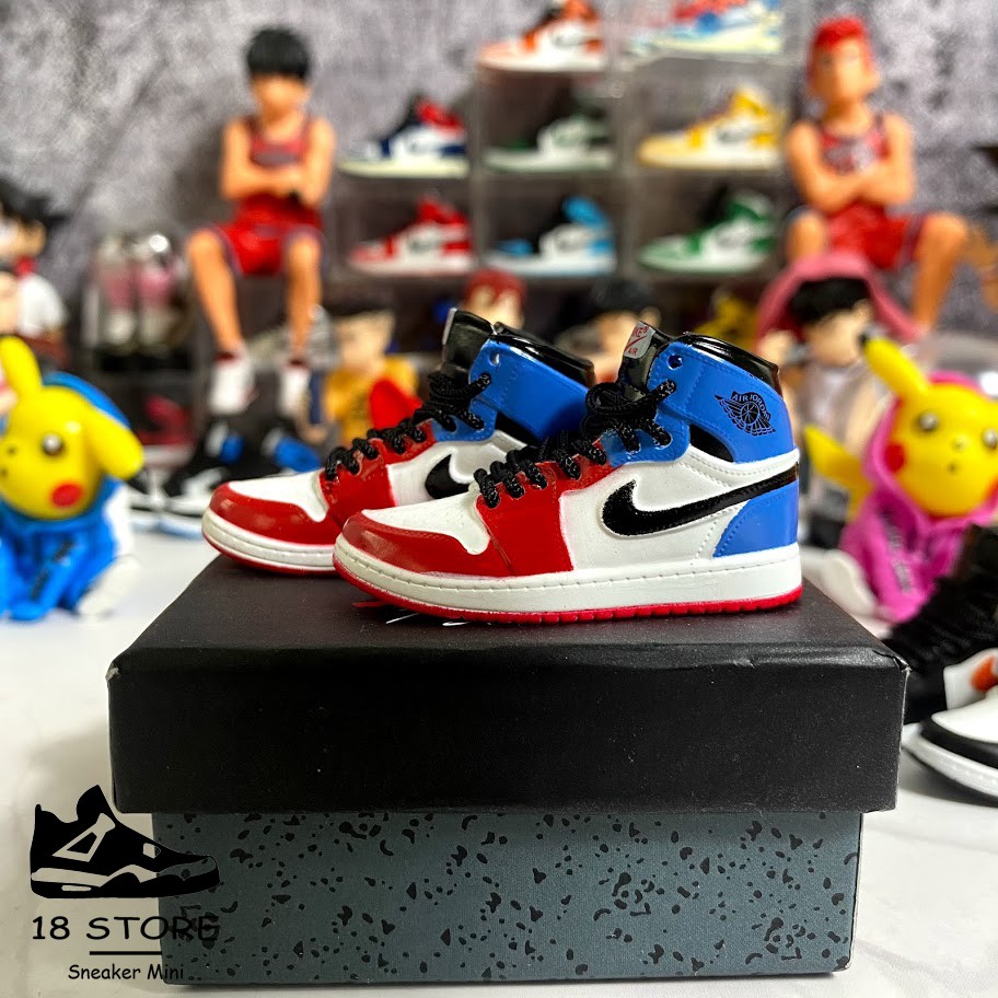 Móc Khóa Giày Jordan ( Tặng Box) - Mô Hình Giày Sneaker Tỉ lệ 1/6