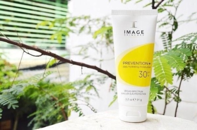 Kem Chống Nắng Cho Da Khô Và Nhạy Cảm Image Prevention Daily Hydrating Moisturizer SPF30