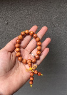 Vòng tay gỗ huyết long