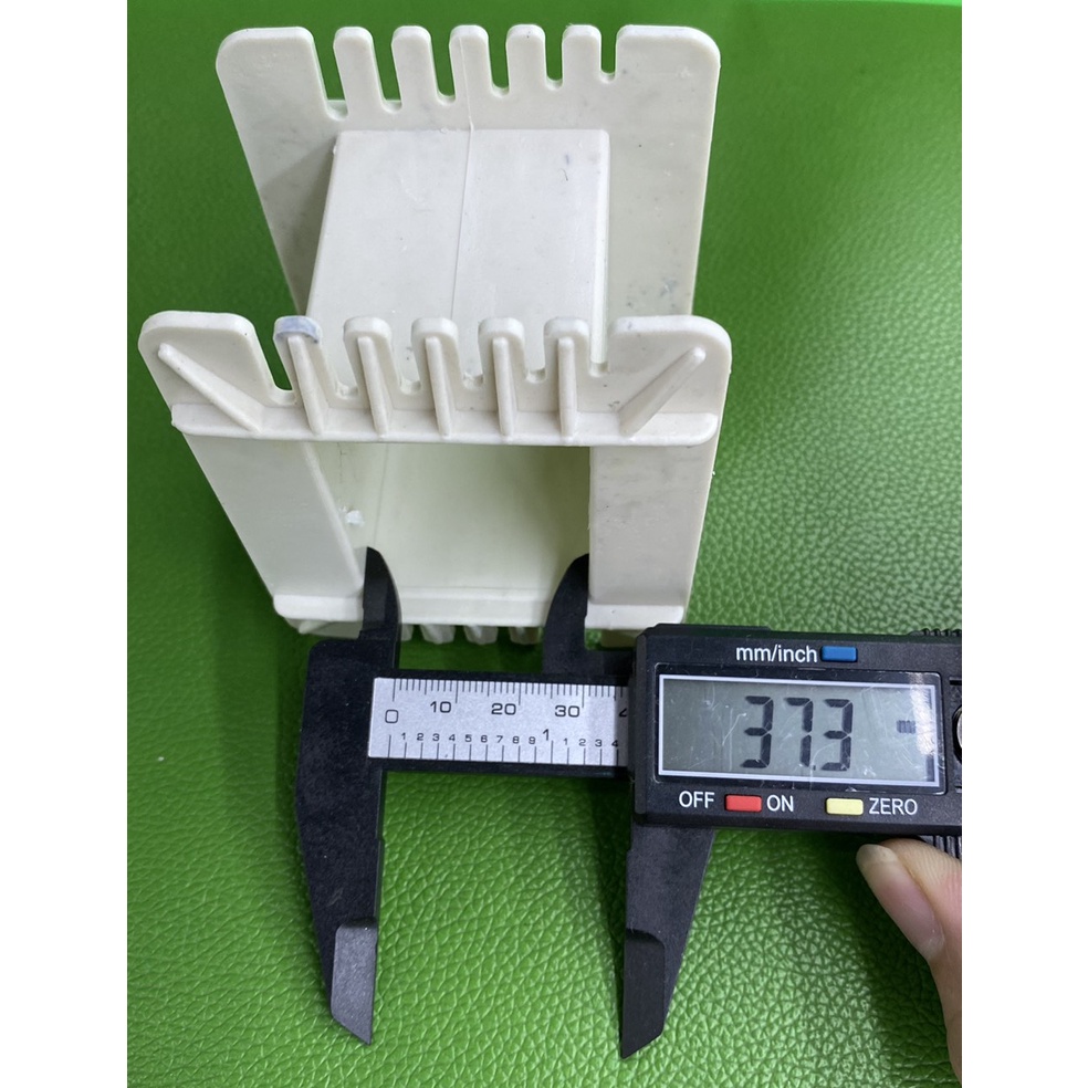 Khuôn nhựa Fe 36mm dài 50mm quấn biến áp kích cơ. Quấn biến áp thường 220v.