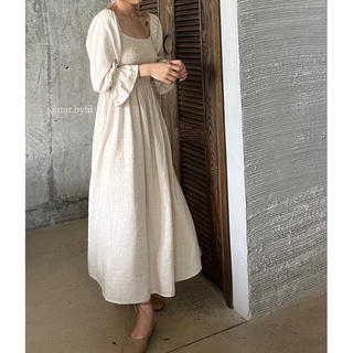 𝐒𝐢𝐧 𝐝𝐫𝐞𝐬𝐬: Đầm tay bồng linen dáng dài