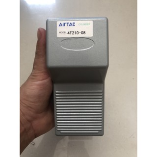 Bàn đạp chân khí nén AirTAc 4F210-08 (Bàn đạp hơi 5/2 ,ren 13 mm)