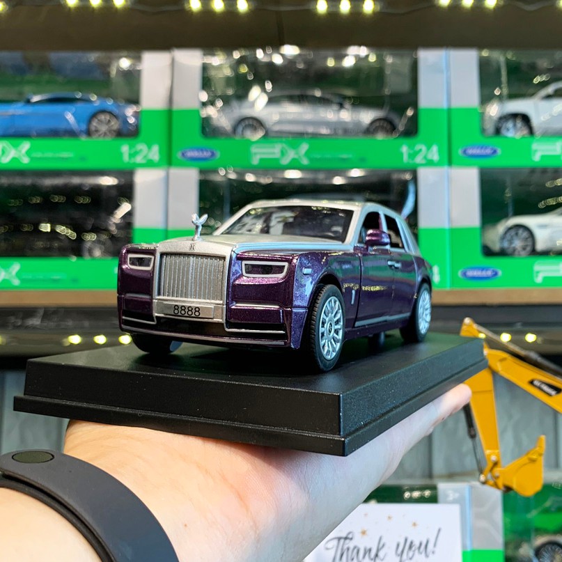 Mô hình xe ô tô Rolls Royce Phantom VIII tỉ lệ 1:30