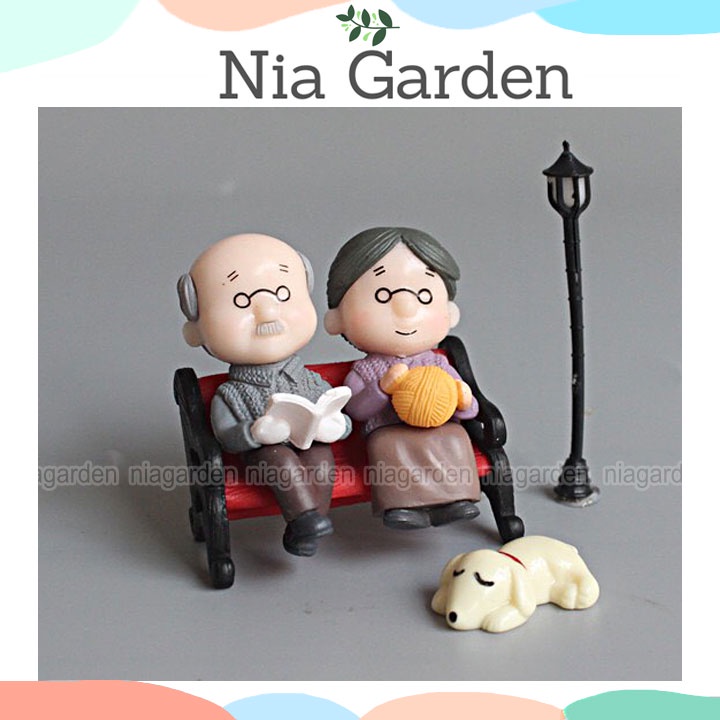 Tượng ông bà ngồi ghế mô hình nhựa trang trí tiểu cảnh sân vườn mini chậu cây bể cá Nia Garden N5