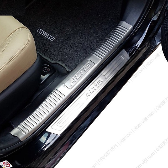 Bộ Ốp bậc cửa, Nẹp bước chân INOX dành cho xe Toyota Altis - Bên ngoài