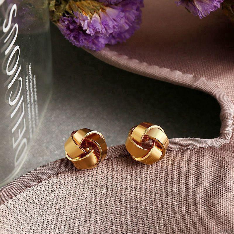 Khuyên tai nữ dáng dài hình số thời trang Hàn Quốc