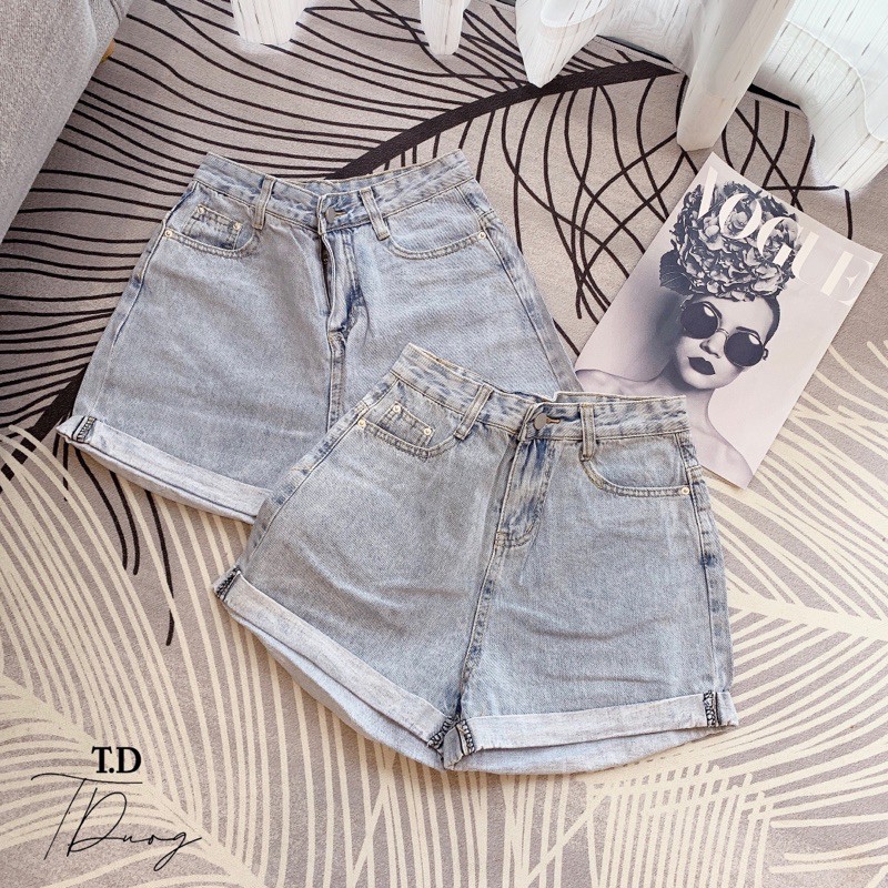 Quần short jean mickey