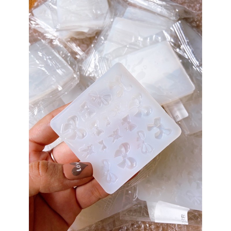 khuôn nơ silicon 37k/cái