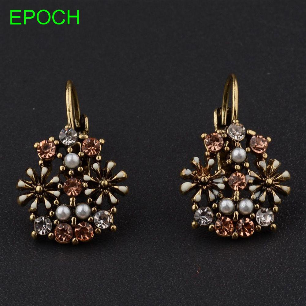 Khuyên tai hoa đính đá pha lê phong cách Boho cổ điển