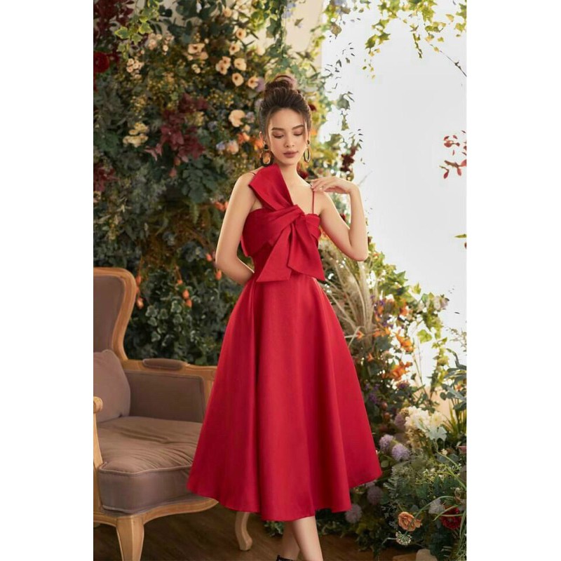 ĐẦM XOÈ NƠ CHÉO NGỰC  ( ảnh và video thật 1000% )