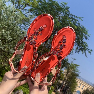 Sandal xỏ ngón đá