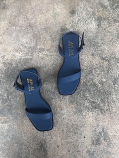 Sandal đế bệt