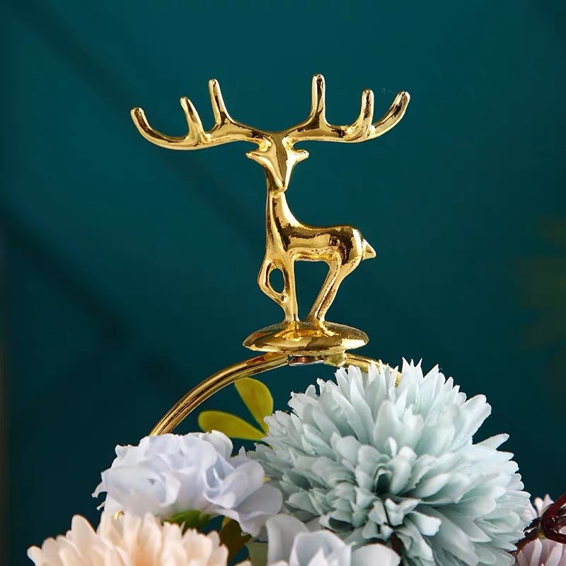 Lọ cắm hoa gốm sứ hình hươu có kèm hoa