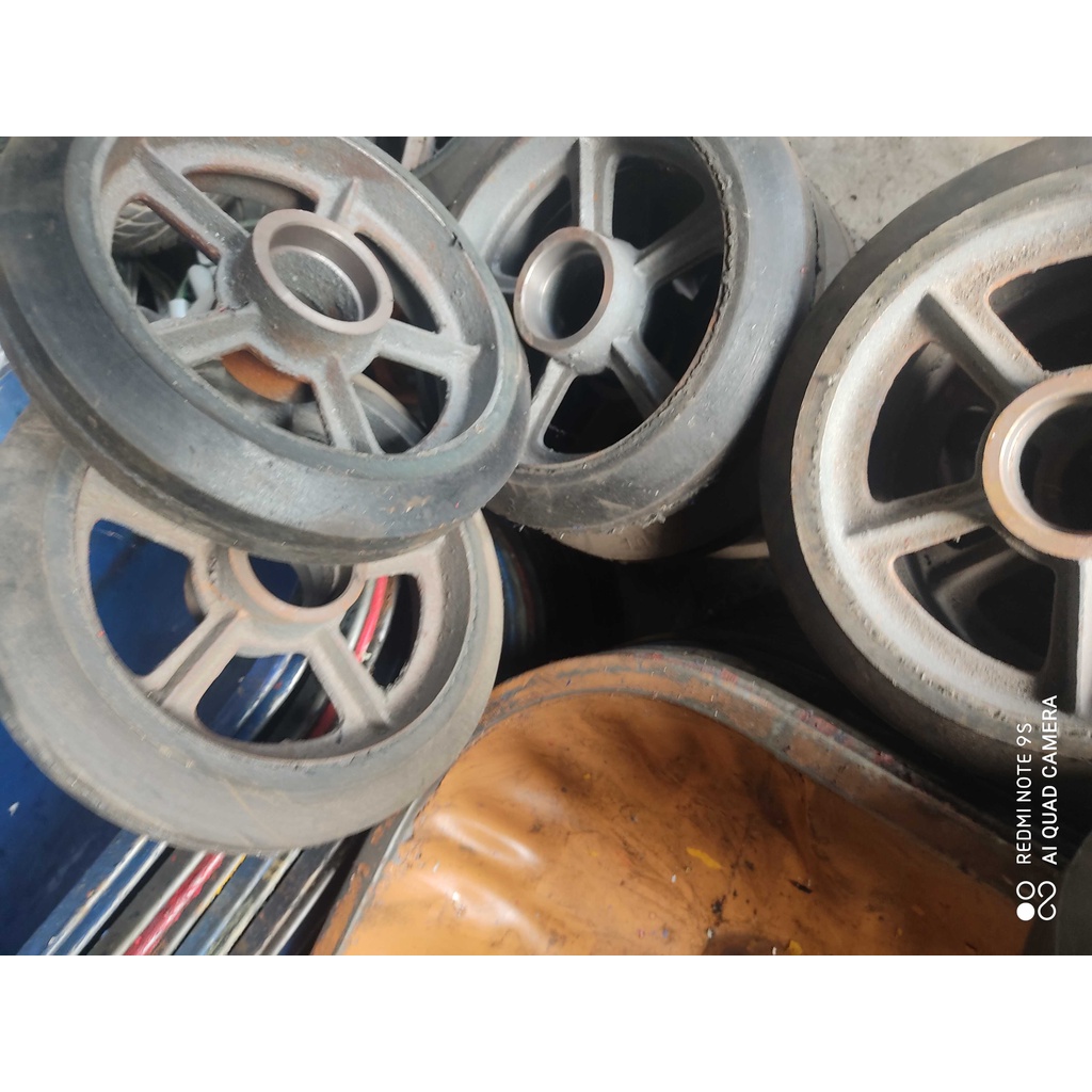 Bánh gang cao su đường kính 25cm  Đường Kính 25cm BXCS-25  Bánh xe chở rác