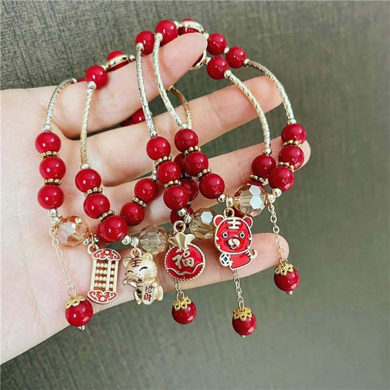 Vòng Tay Chuỗi Hạt Đá Tự Nhiên Mặt Hình Năm Mới 2022