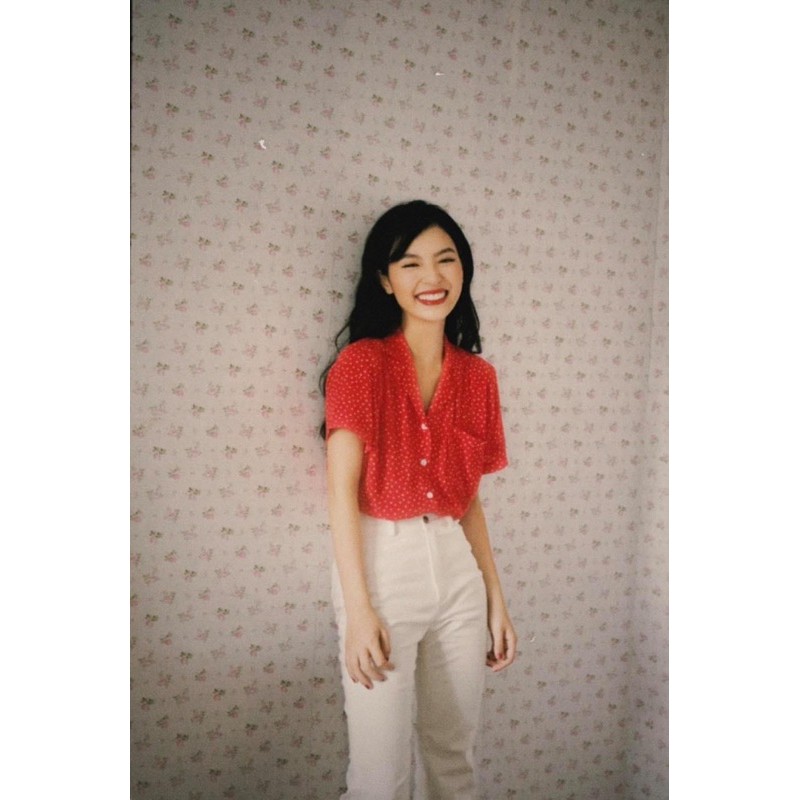 áo sơ mi đỏ chấm bi ngắn tay
