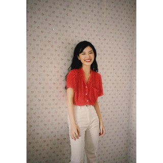 áo sơ mi đỏ chấm bi ngắn tay