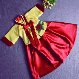 Bộ hanbok truyền thống cho bé diện tết