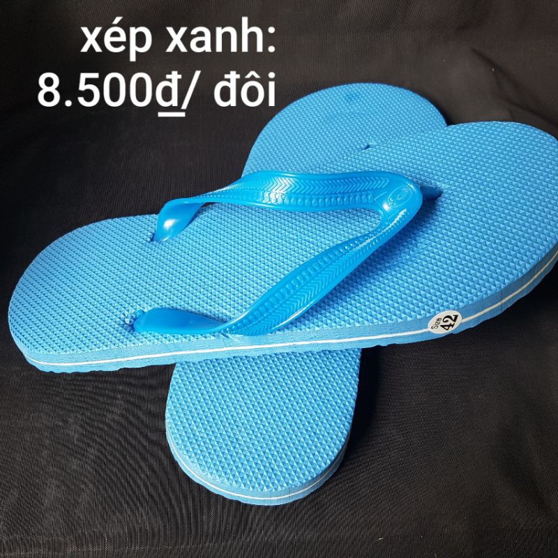 Dép xỏ ngón màu xanh