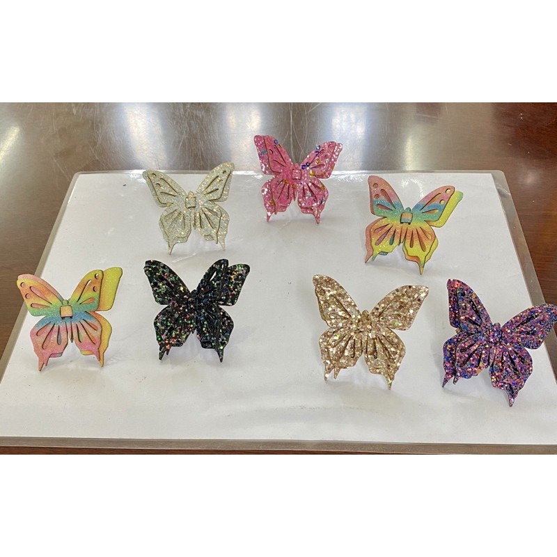 Charm bướm siêu hot trên dép Havaianas