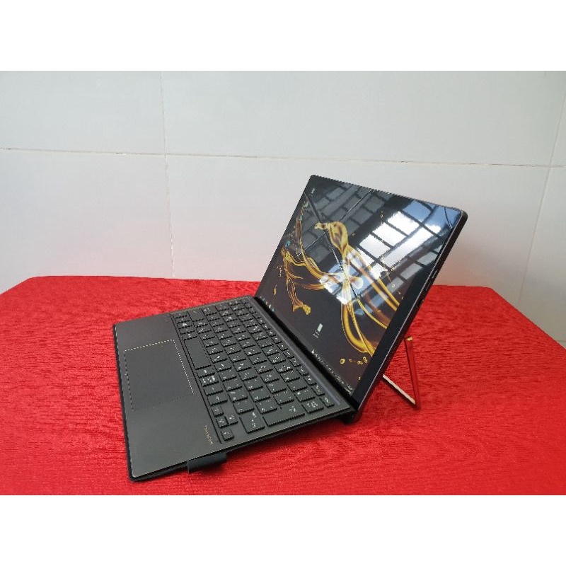 Laptop lai máy tính bảng HP Spectre X2