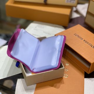 Ví nhỏ đựng thẻ có cúc bấm