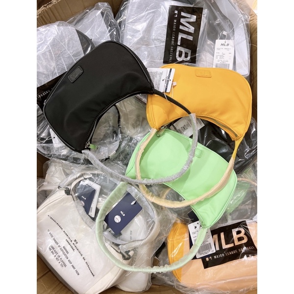 Túi mlb kẹp nách