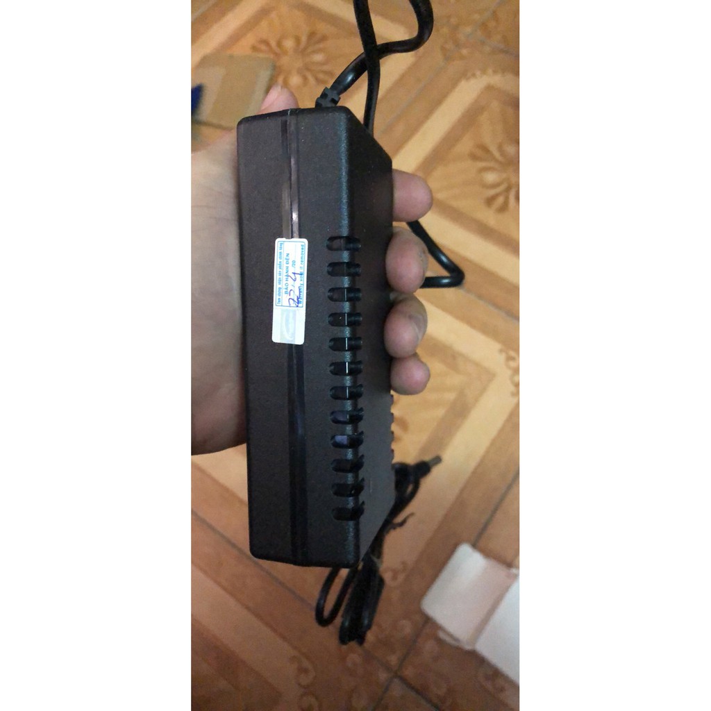 Cục sạc thay thế trong vòm ánh sáng + búa nóng lạnh