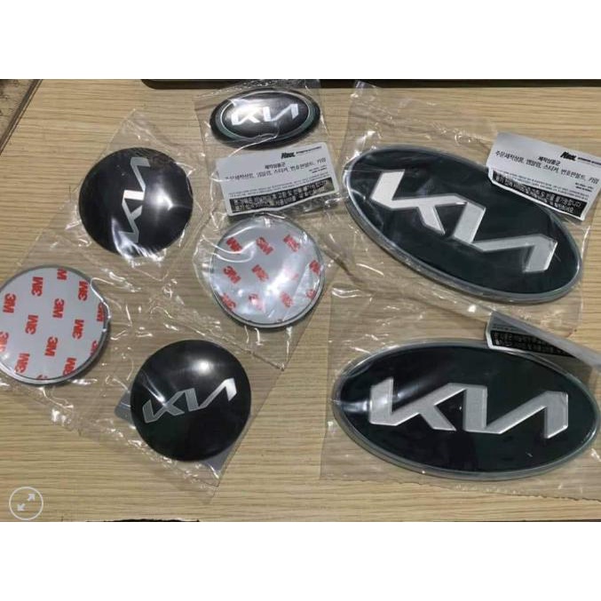Bộ logo KIA K5 mới 2022