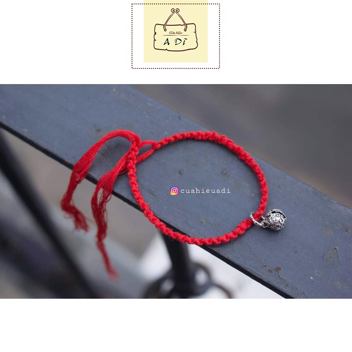 Dây chỉ đỏ phối charm bạc tặng kèm chỉ ngũ sắc Tây Tạng- Cửa hiệu A Dĩ