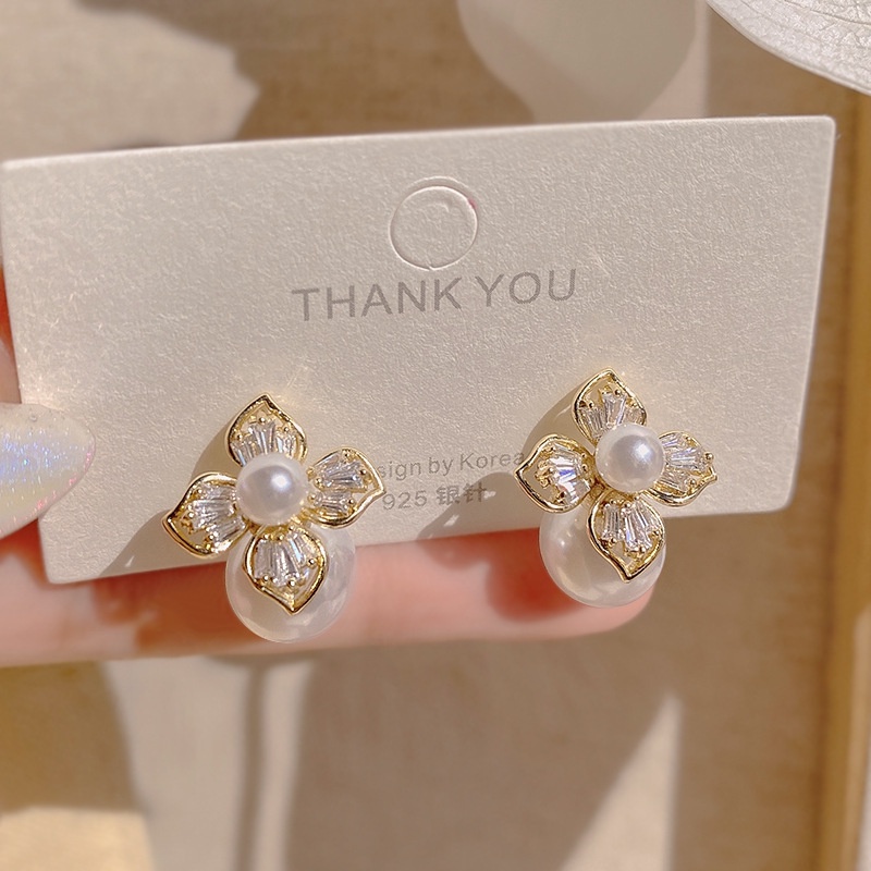 Khuyên tai đính ngọc trai cao cấp phong cách sang trọng cho nữ