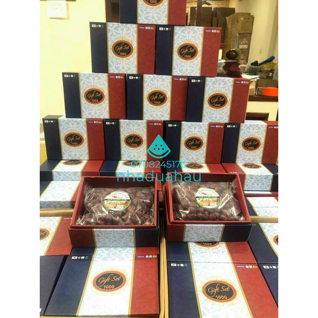 Một hộp táo đỏ sấy lạnh Hàn quốc hàng chuẩn mẫu Tết 3 mẫu hộp cứng có túi xách kèm sẵn đẹp sang chảnh 1000g | BigBuy360 - bigbuy360.vn