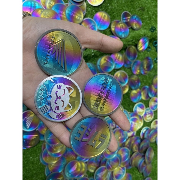 Chụp nắp bình xăng nhôm CNC kèm logo titan