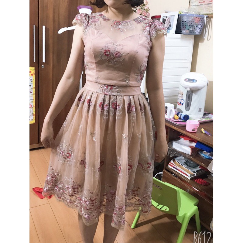 SALE sốc Váy ren hàng si tuyển 45-55 kg