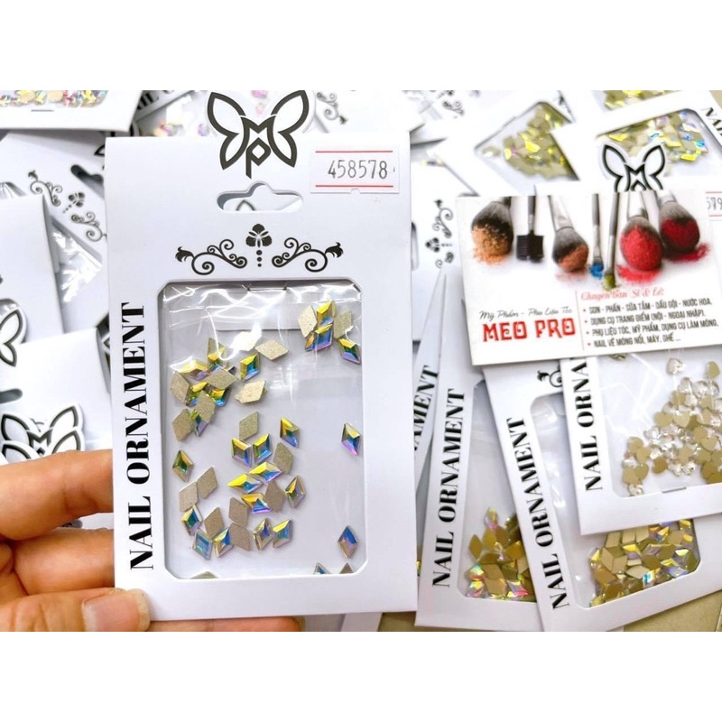 đá khối trang trí móng tay chân( 1 gói 50 viên)