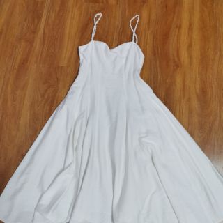 Váy trắng 2 dây elpis size S mềm mại nhẹ nhàng như nàng thơ