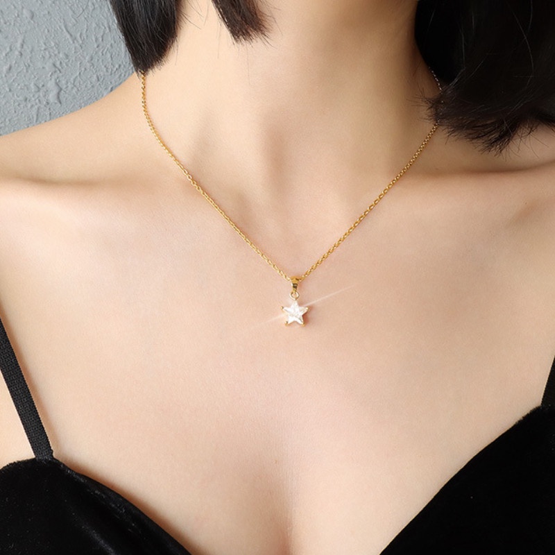 Dây Chuyền Ngôi Sao Đá Nhân Tạo Titan Ko Đen TT 4201