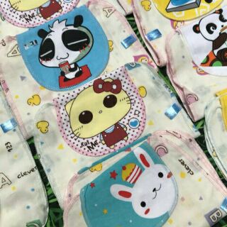 Tấm lót lưng thấm mồ hôi cho bé