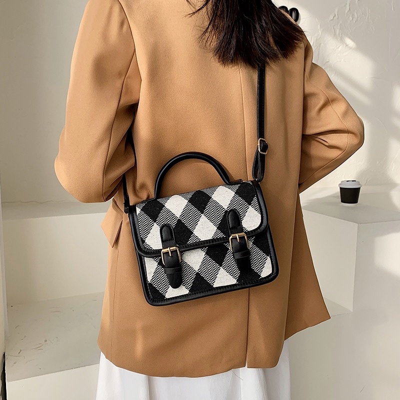 Túi Đeo Chéo Hình Vuông Nhỏ Mẫu Mới 2022 NB00361