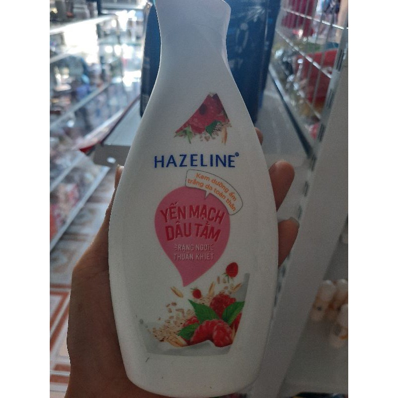 dưỡng thể hazeline dâu tằm 230ml