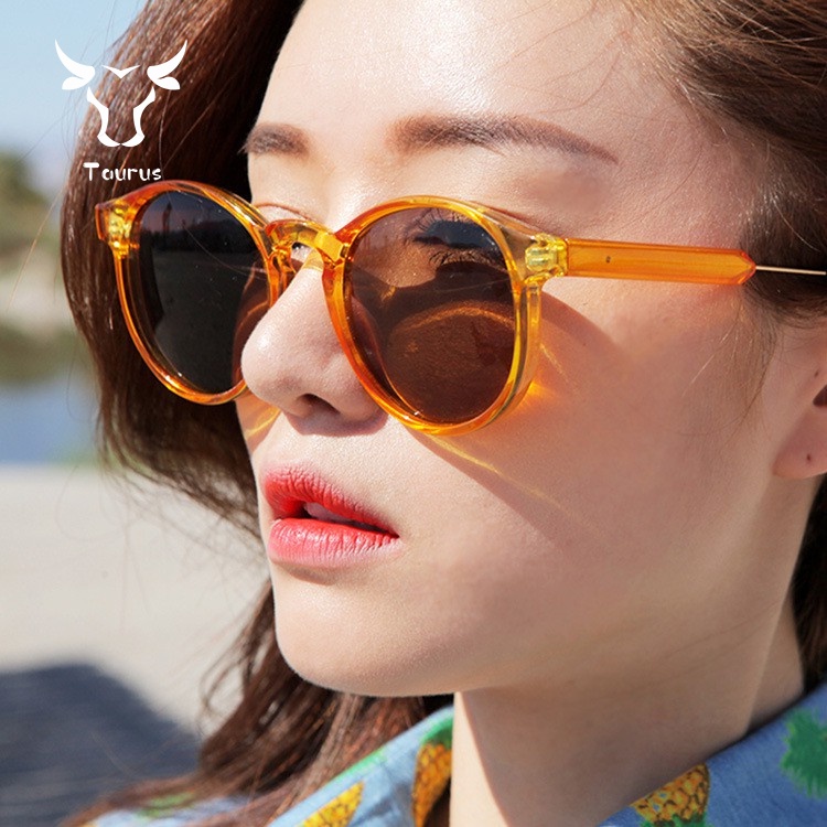Kính râm cổ điển hợp thời trang Kính râm trong suốt hình tròn cổ điển