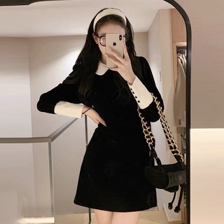 Váy nhung đen cổ bèo