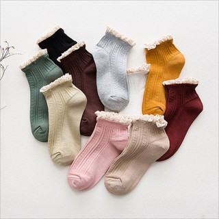 Tất vintage ren nhún bèo cổ ngắn