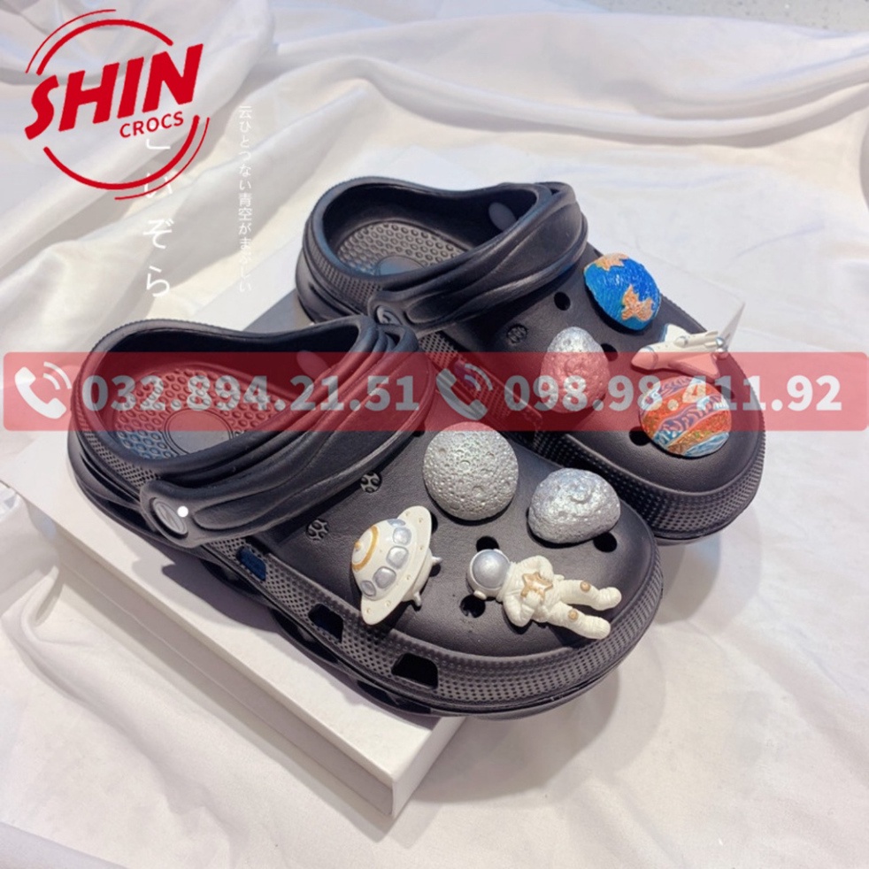 dép crossFREESHIPdép cross họa tiết vũ trụ màu đen tặng thêm 12 jibitz cài dép cross