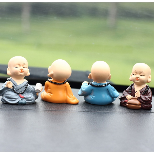 Bộ 4 tượng chú tiểu tụng kinh thư giãn