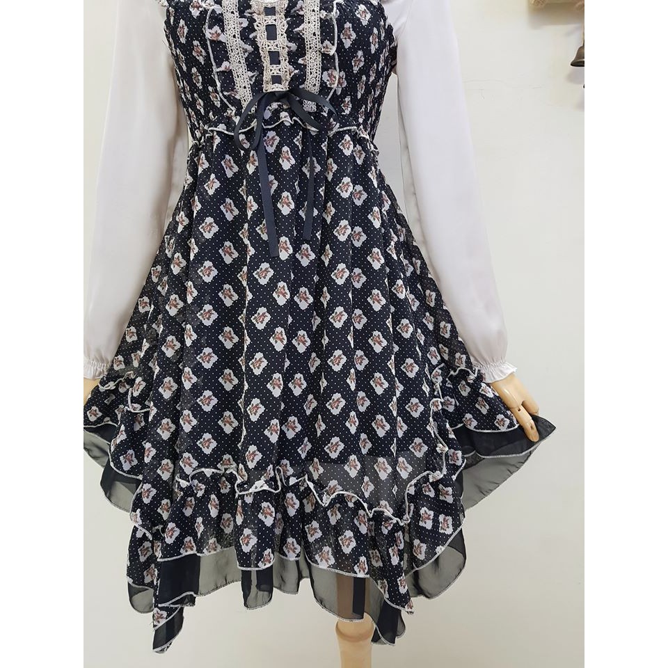 Đầm dây phối áo voan