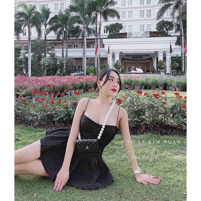 Đầm dây đen vải gấm