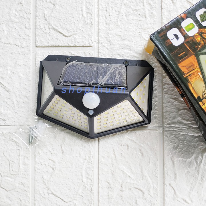 Đèn Năng Lượng 100 LED Có 3 Chế Độ Sáng