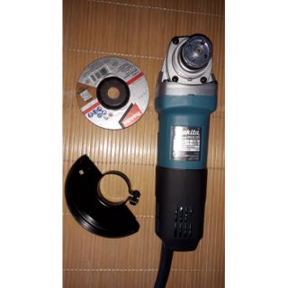 Máy mài Makita 9553B chính hãng ( công tắc đuôi )